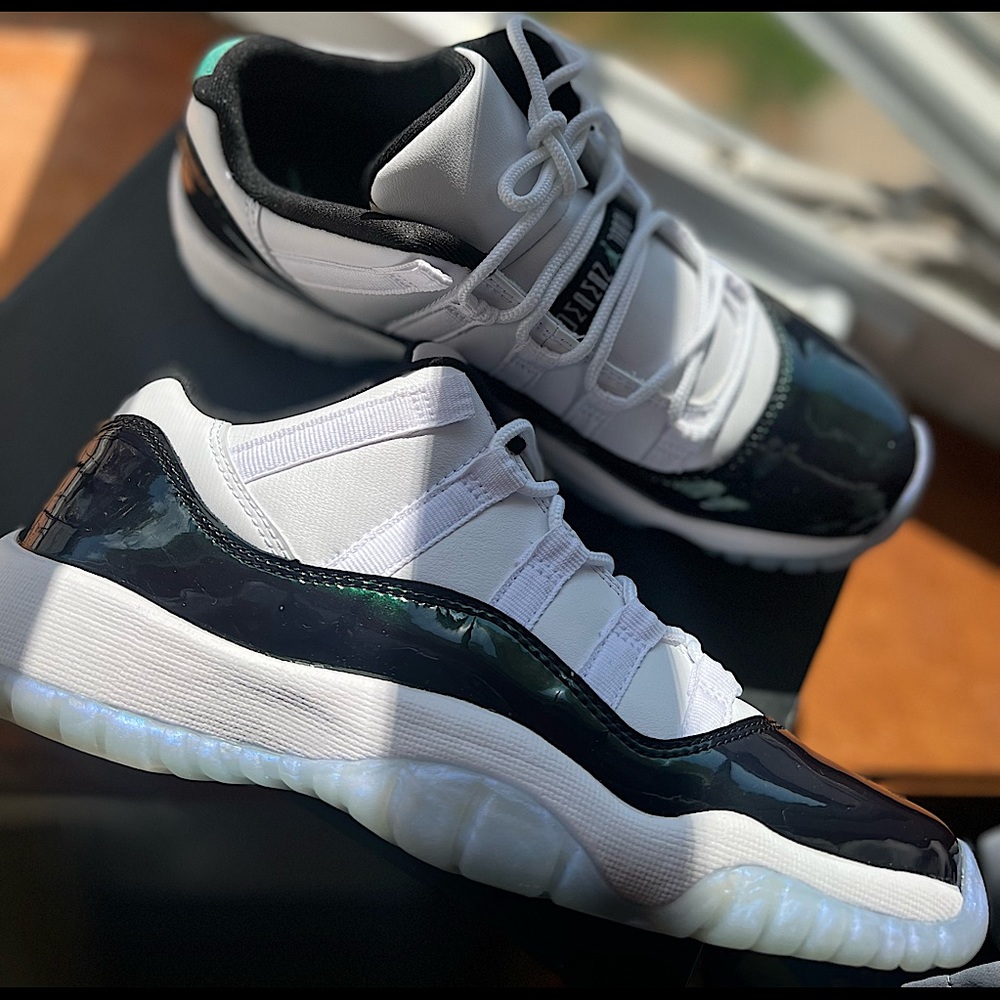 Jodan 11 Retro Low (GS) Iridescent DS
